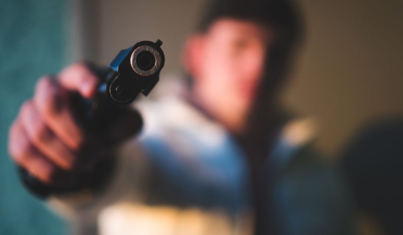 Vite spezzate, Napoli teatro di violenza: l’analisi del pedagogista