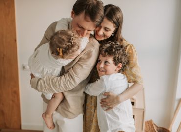 Famiglia? “Solo con madre, padre e figli”: così l’Ungheria punta ad essere “great again”