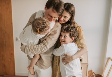 Famiglia? “Solo con madre, padre e figli”: così l’Ungheria punta ad essere “great again”