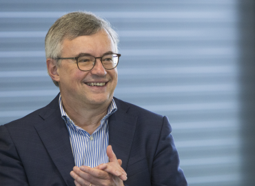 Cosa significa ‘barberismo’, il neologismo Treccani 2024 ispirato allo storico pop Alessandro Barbero