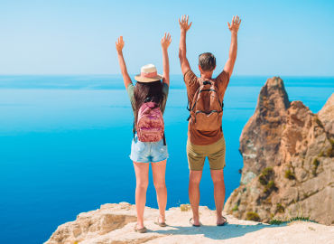 Due stipendi ma nessun figlio, aumentano le famiglie Dink. Per i giovani la famiglia non conta più nulla?