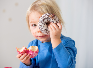Troppo zucchero da piccoli? Ecco perché può condizionare la salute per sempre