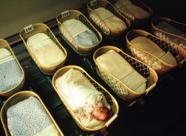 Denatalità, allarme Pil: 482 miliardi a rischio entro il 2050