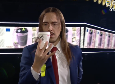 ‘Espresso Macchiato’ di Tommy Cash è una hit piena di cliché sull’Italia