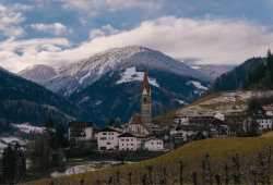 Il piano del Trentino contro lo spopolamento: contributi a fondo perduto per chi si trasferisce