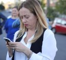 Analisi di una “chat delle mamme” tipo: anche Giorgia Meloni è dentro il temuto gruppo whatsapp 