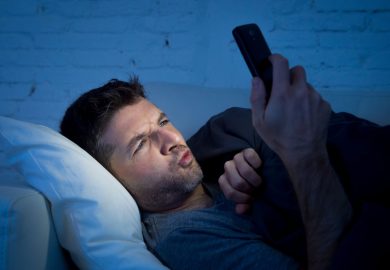 Francia, siti porno in sciopero contro la legge sulla verifica dell’età: Pornhub e YouPorn si spengono