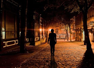 Quanto siamo al sicuro fuori casa? 7 donne su 10 hanno paura di uscire