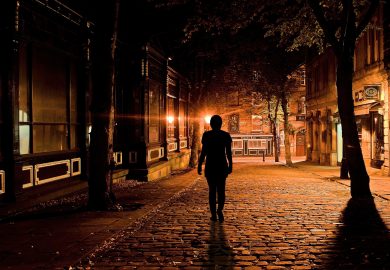Quanto siamo al sicuro fuori casa? 7 donne su 10 hanno paura di uscire