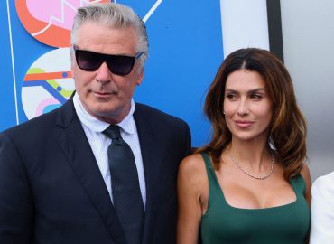 Hilaria Baldwin e il lifting al seno dopo oltre 10 anni di allettamento no-stop (e 7 figli)