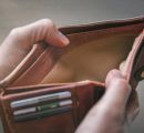 Non aumentano (molto) i poveri, ma diventano più poveri