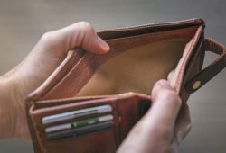 Aumenta rischio povertà tra i lavoratori a tempo pieno