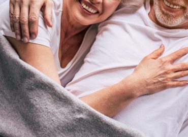 L’amore over 60 non va in pensione (ma in tv): la rivoluzione “silenziosa”