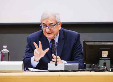 Culle vuote e anziani in crescita: il ministro Foti spiega la crisi della natalità in Commissione transizione demografica