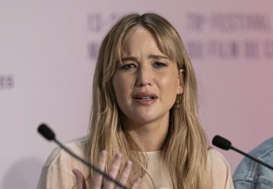 Jennifer Lawrence: “Nel post partum l’ansia e la depressione possono isolarti”