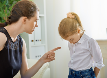 Genitori iperprotettivi? A rischio la salute mentale dei bambini