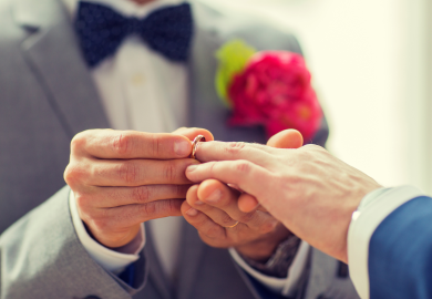 Matrimoni gay, gli Stati europei devono riconoscerli anche se contratti all’estero: la sentenza
