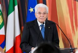 Diritto di famiglia, Mattarella: “Laceranti violenze su donne e abusi sui minori”