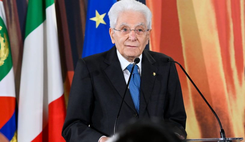 Diritto di famiglia, Mattarella: “Laceranti violenze su donne e abusi sui minori”