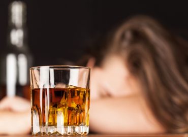 Binge drinking, una tendenza tra le ragazze? Cosa dicono i ricercatori