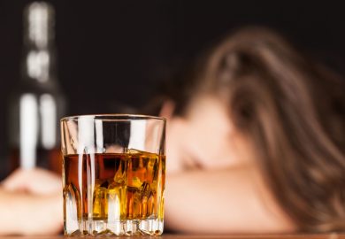 Binge drinking, una tendenza tra le ragazze? Cosa dicono i ricercatori