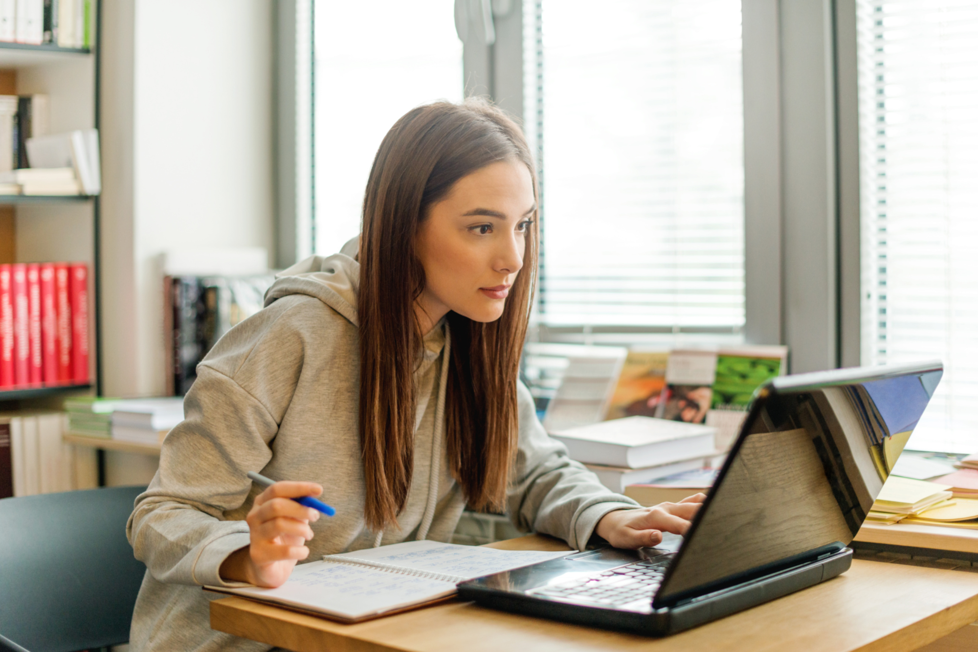 Intelligenza artificiale e studenti italiani: il 97% la usa, ma cresce la consapevolezza dei suoi pericoli