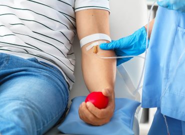 “Mi avete fatto diventare gay con una trasfusione”, l’assurda storia a Cassino