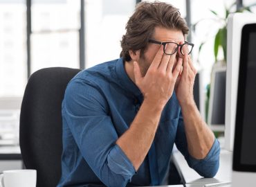 Troppo tempo davanti agli schermi? La scienza lo collega alla disfunzione erettile