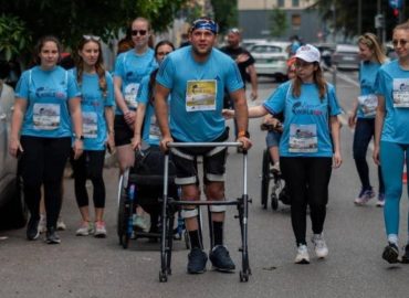 Paraplegico torna a camminare, primo caso al mondo: il successo del San Raffaele e i dati sulla disabilità in Italia