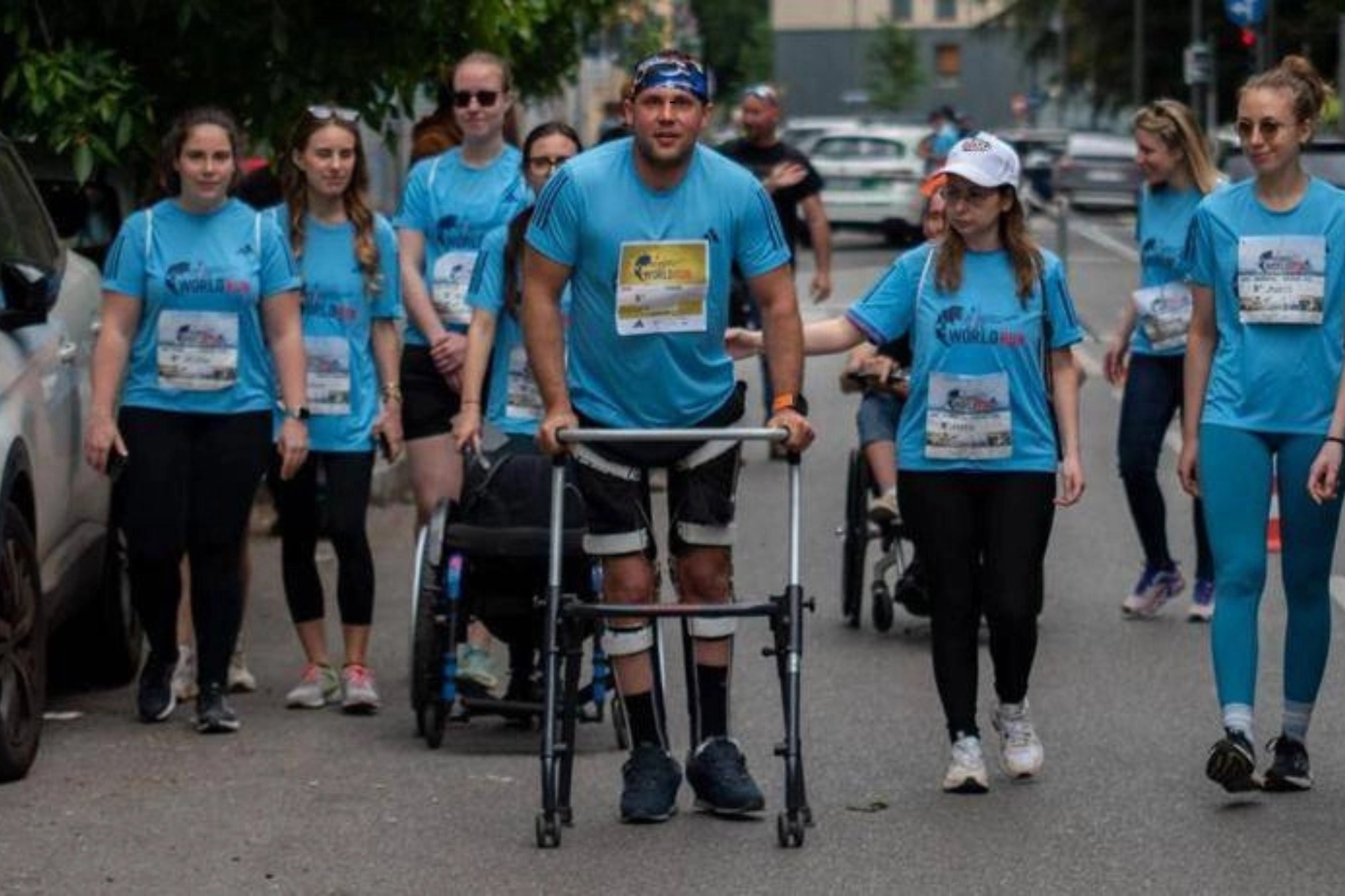 Paraplegico torna a camminare, primo caso al mondo: il successo del San Raffaele e i dati sulla disabilità in Italia