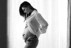 Anna Tatangelo, incinta a 38 anni: come cambia la fertilità con l’avanzare del tempo?