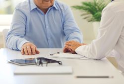 Pensionato vivo ma “morto” per l’Inps, tre mesi senza assegno