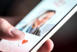 App di incontri in crisi, perché il dating non funziona più?