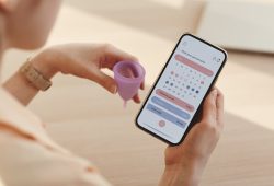 Cambridge choc sulle app che monitorano il ciclo mestruale: “Vendono dati estremamente dettagliati”