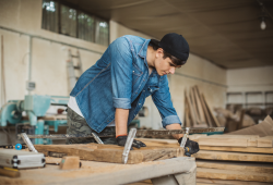 Lavoro minorile, è record in Italia: oltre 80mila under 18 nel 2024
