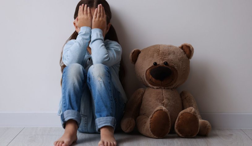 Violenza sui minori: l’87% dei casi avviene in famiglia
