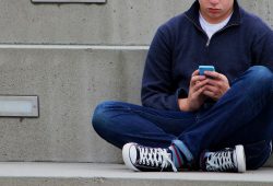 Il 45% dei giovani si informa sul sesso tramite internet