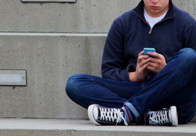 Educare ai social senza divieti: il metodo Miss Mamma Sorriso