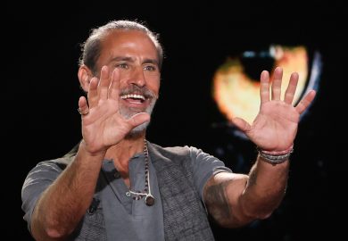 Raz Degan, il digiuno di 10 giorni e l’invito ai follower: “Unitevi a me”