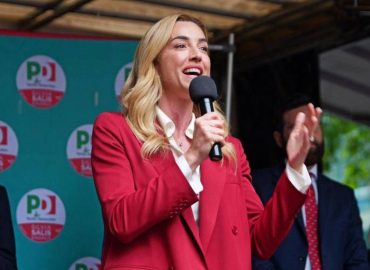 Giornata storica per Genova, la sindaca Salis ha riconosciuto 11 figli di coppie omogenitoriali