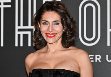 Caterina Murino incinta a 47 anni: “Alla mia età ho dovuto chiedere alla medicina”