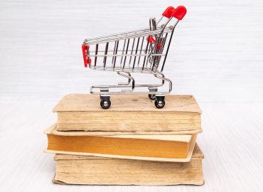 Scuola obbligatoria, libri facoltativi? No: 2.525 euro in otto anni