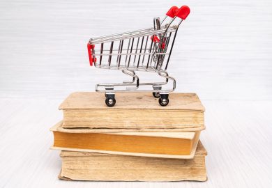 Scuola, fino a 1250 euro per i libri di testo: “Un lusso per le famiglie”