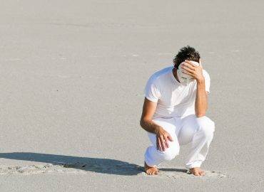 Il maschio alfa non esiste in natura: cosa dice la scienza sulla dominanza maschile