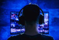 “Come combattere le arrampicatrici sociali”: così videogioco cinese finisce in polemica