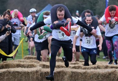 Il campionato mondiale di trasporto della moglie esiste davvero, ecco regole e dove si svolge