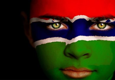 Morta neonata di un mese, indagate due donne per mutilazioni genitali: è protesta