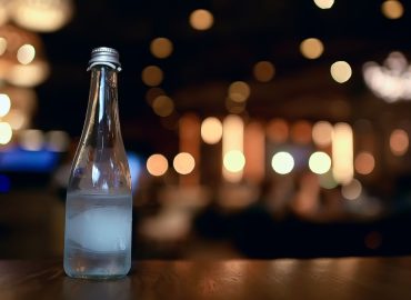 Verso una generazione di astemi? Così un ristorante propone un “menù d’acqua”