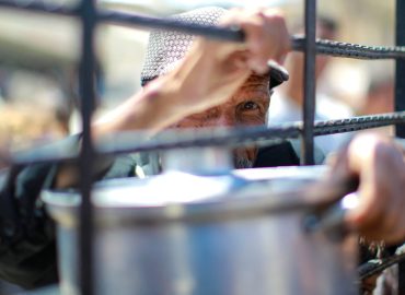 Fame a Gaza, Global Sumud Flotilla salpa per la Striscia con aiuti umanitari