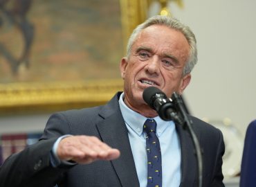 “Potrebbero esserci collegamenti con i videogiochi”: Kennedy Jr. sull’uso della armi in Usa